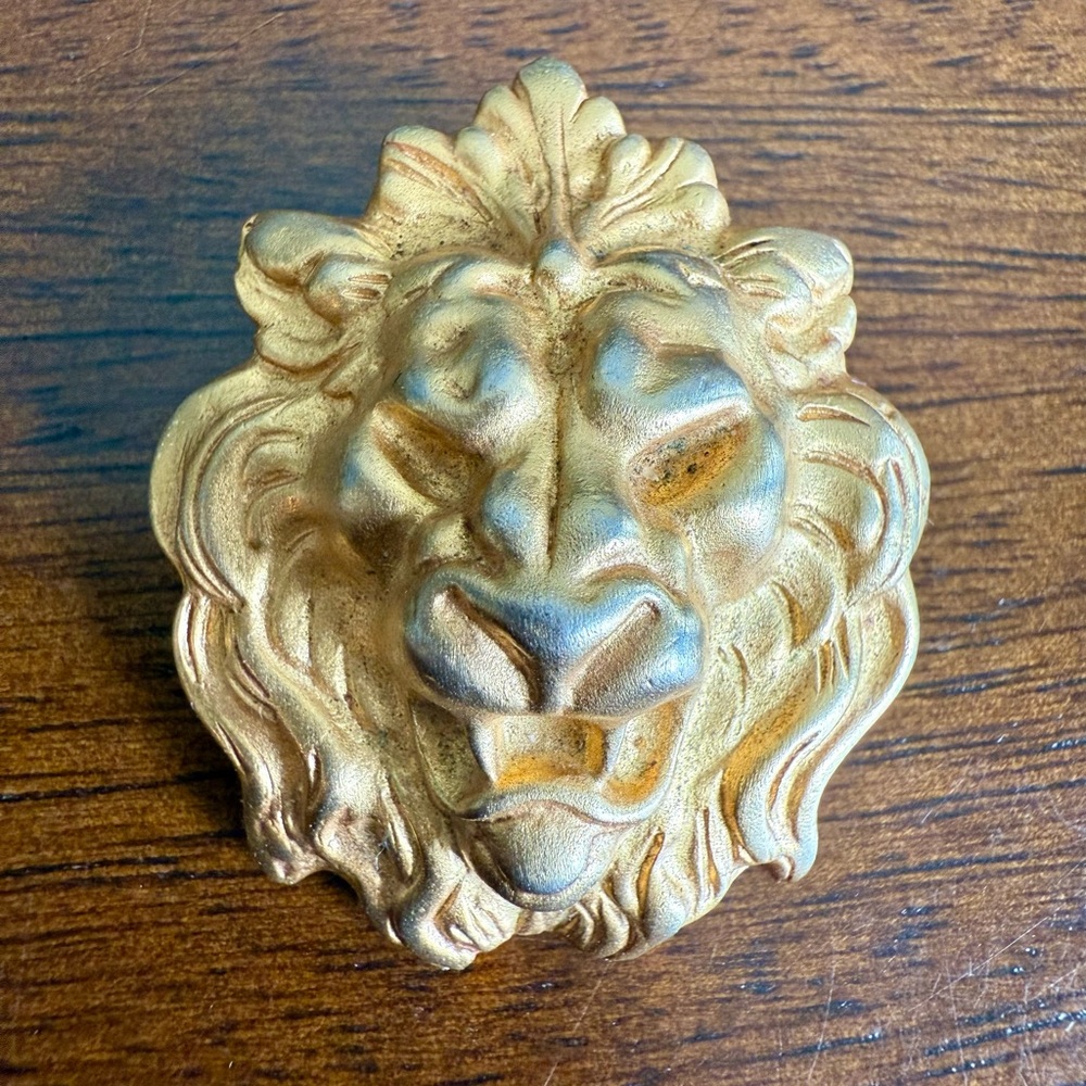 Gold Lion Head Wall Brooch